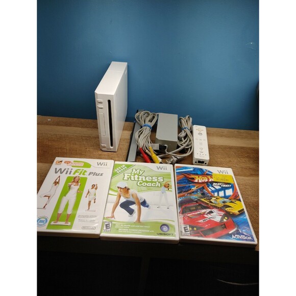 Nintendo Wii White Console RVL-001 Bundle w/3‎ Games 🌟Ready to Play🌟 (SH) - Picture 1 of 6